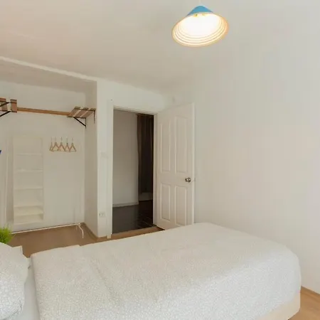 Apartament Reborn Flats *