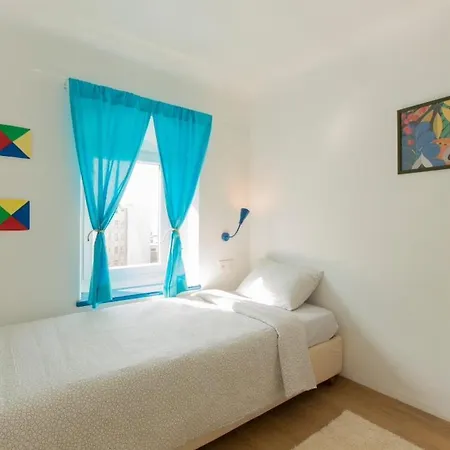 Reborn Flats Apartament *